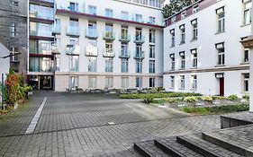 Househost Apartment:Lobzowska 22